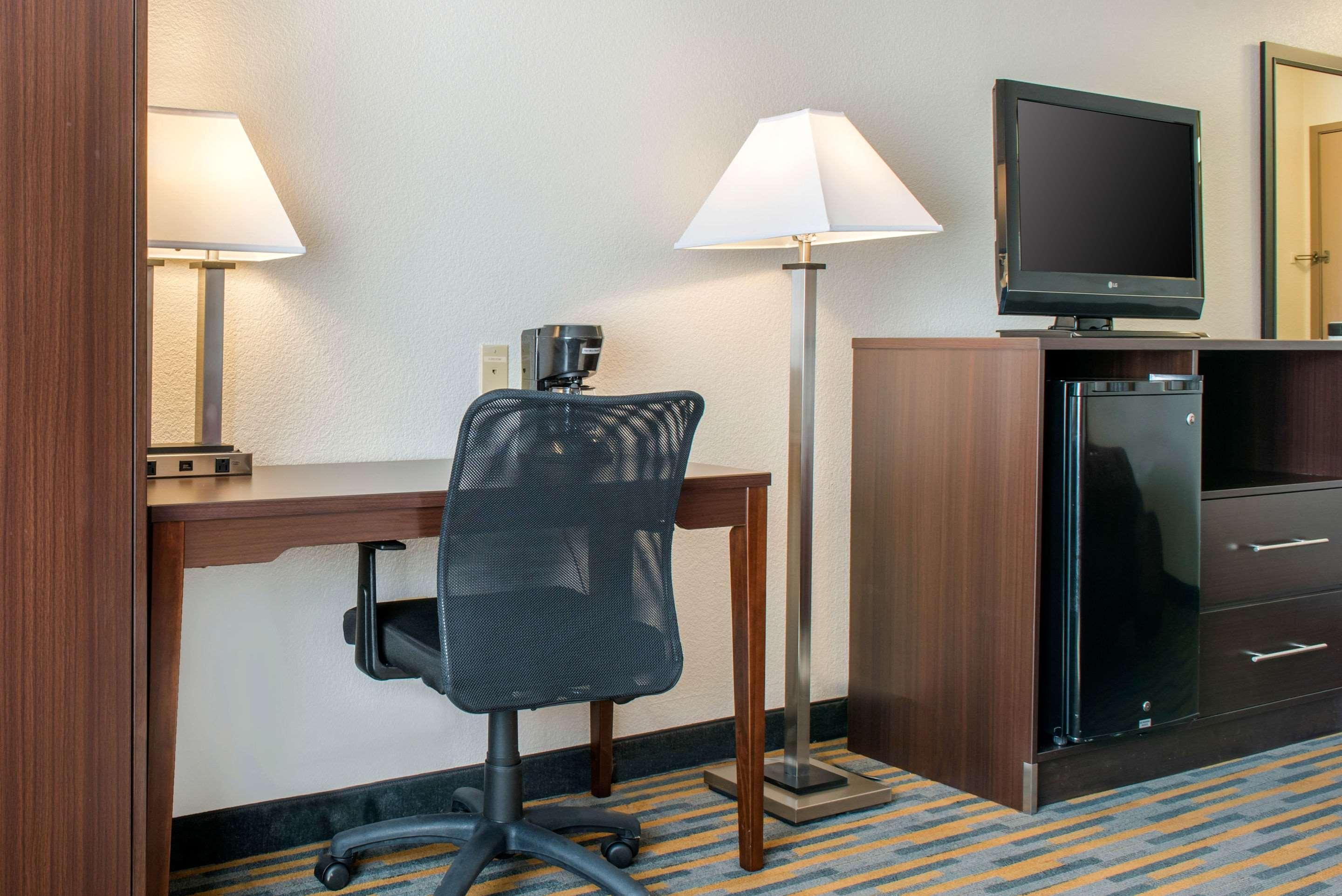 Quality Inn Noblesville-Indianapolis Buitenkant foto