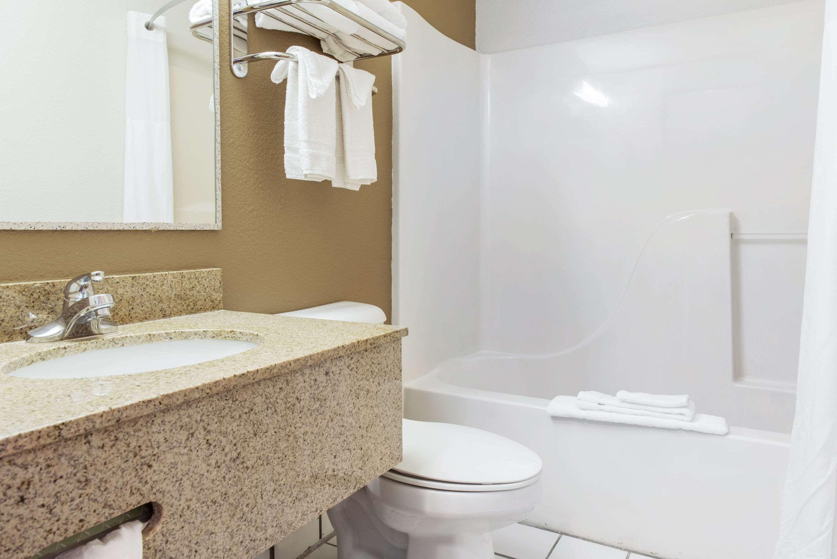 Quality Inn Noblesville-Indianapolis Buitenkant foto