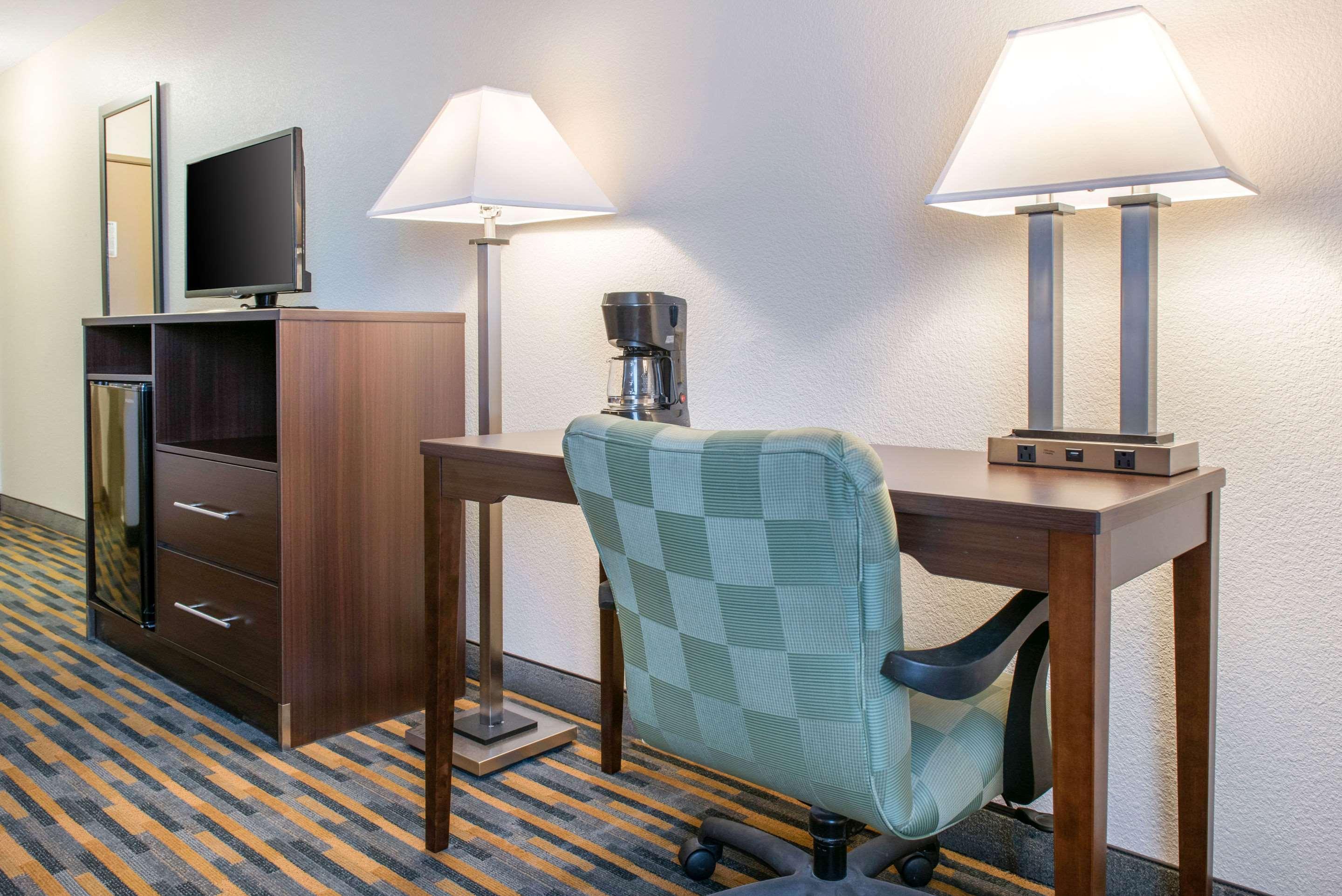 Quality Inn Noblesville-Indianapolis Buitenkant foto