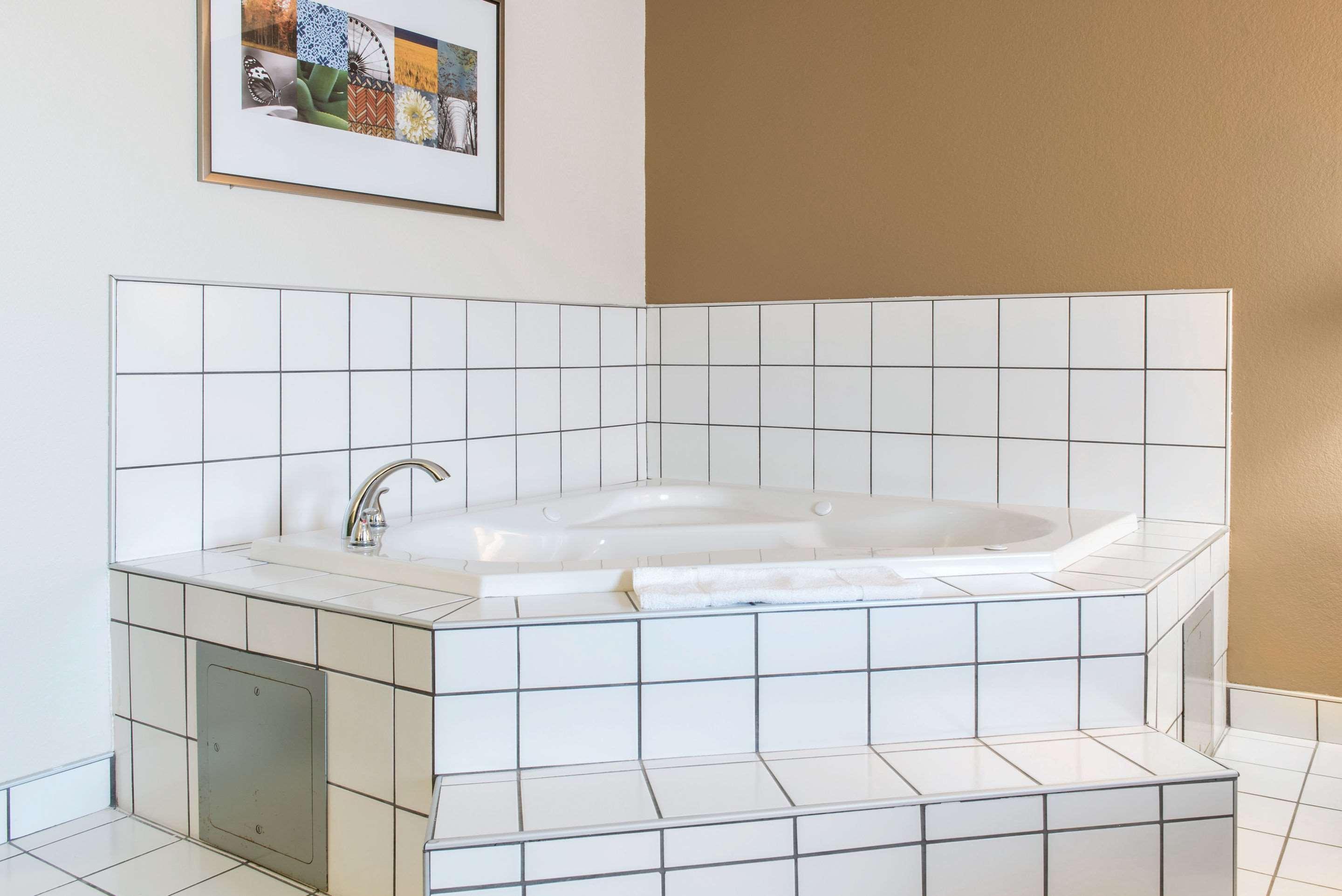 Quality Inn Noblesville-Indianapolis Buitenkant foto
