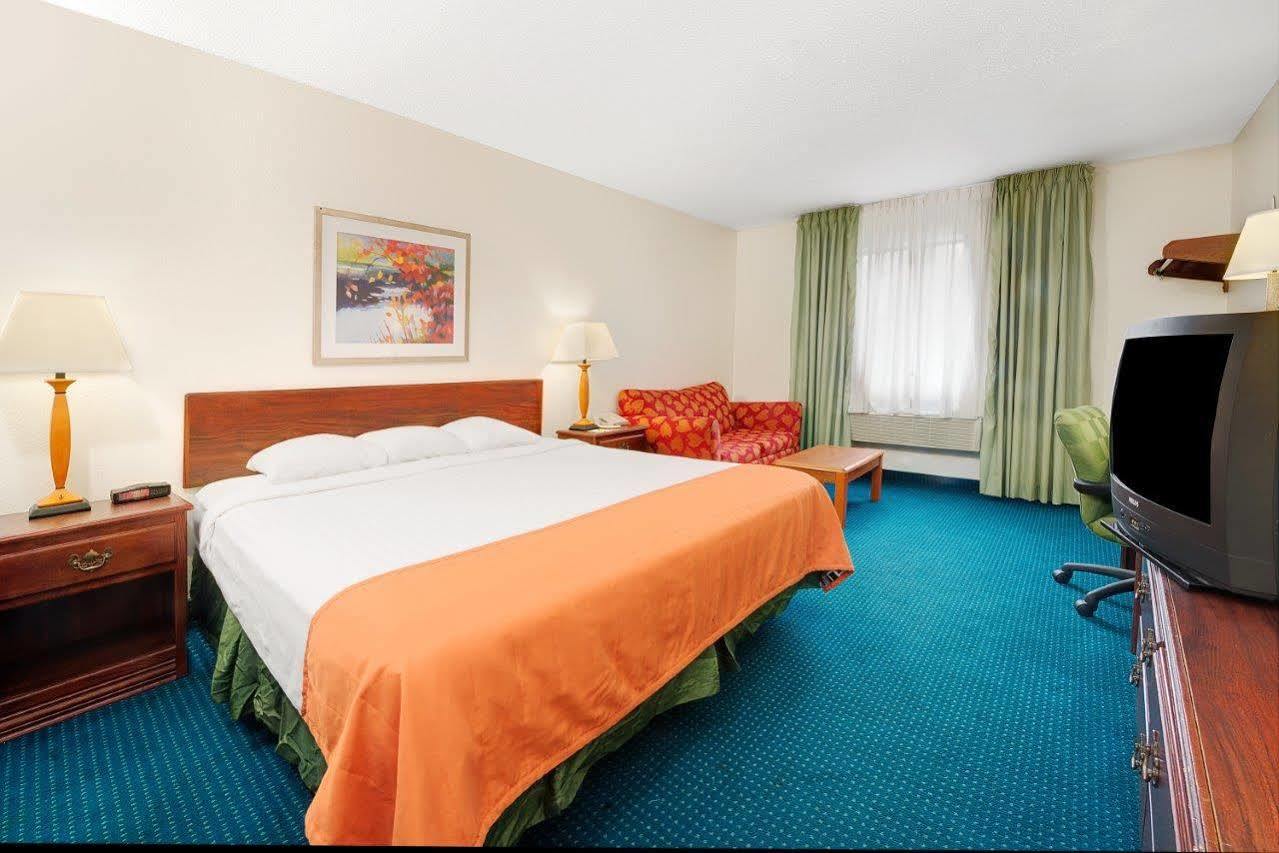 Quality Inn Noblesville-Indianapolis Buitenkant foto
