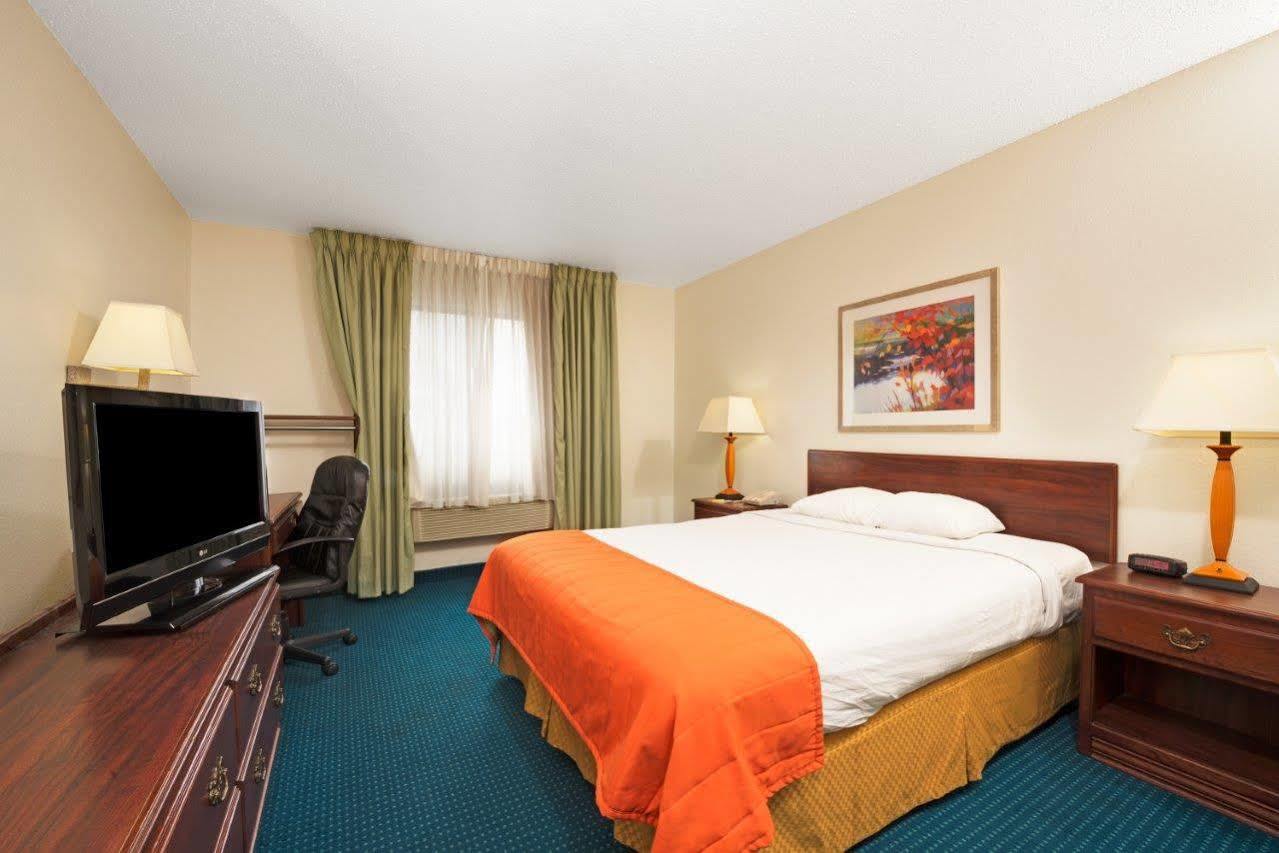 Quality Inn Noblesville-Indianapolis Buitenkant foto