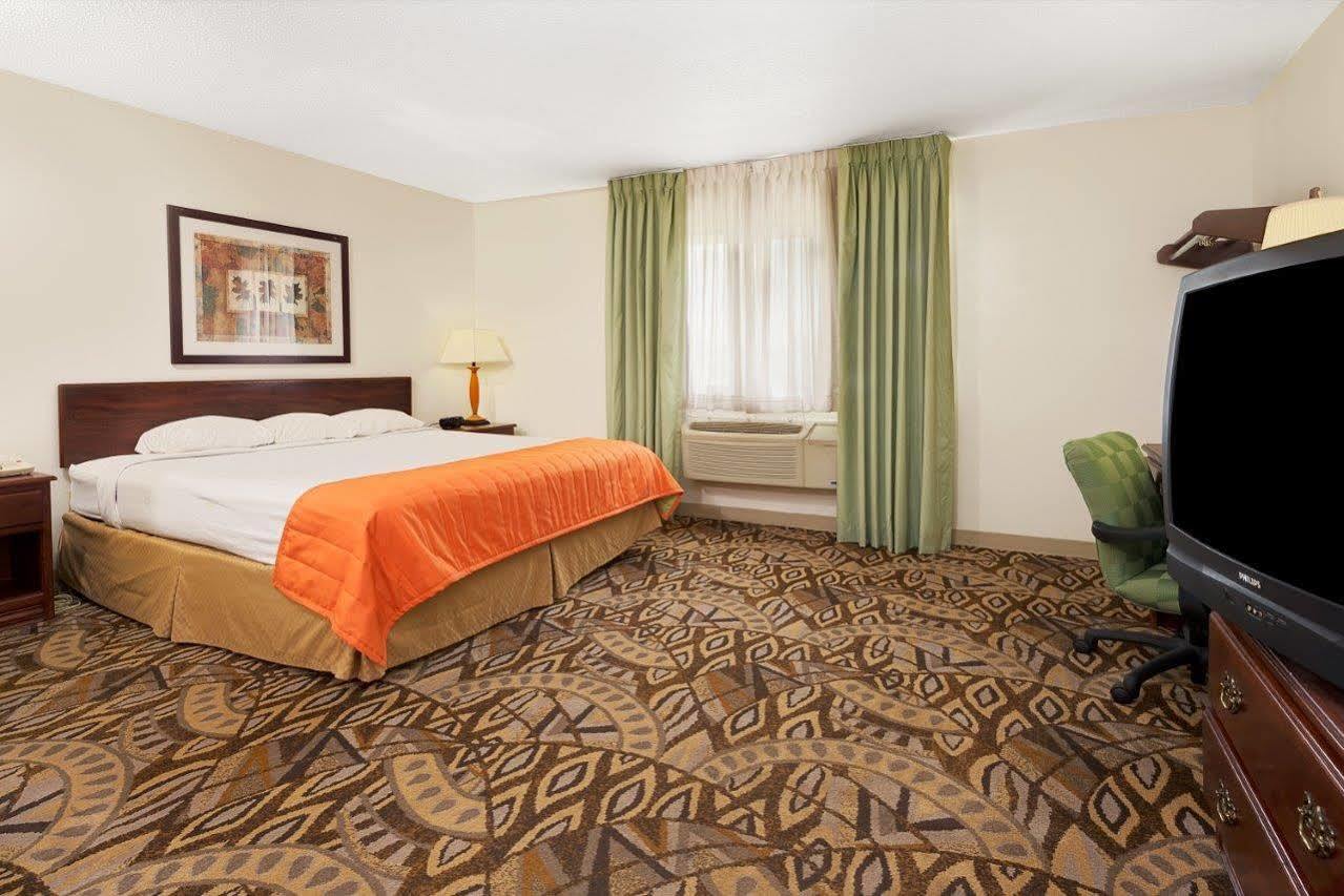Quality Inn Noblesville-Indianapolis Buitenkant foto