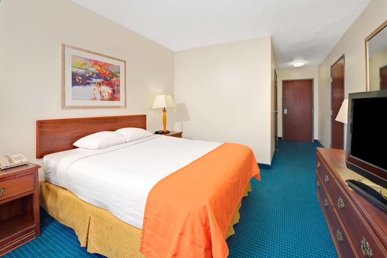 Quality Inn Noblesville-Indianapolis Buitenkant foto