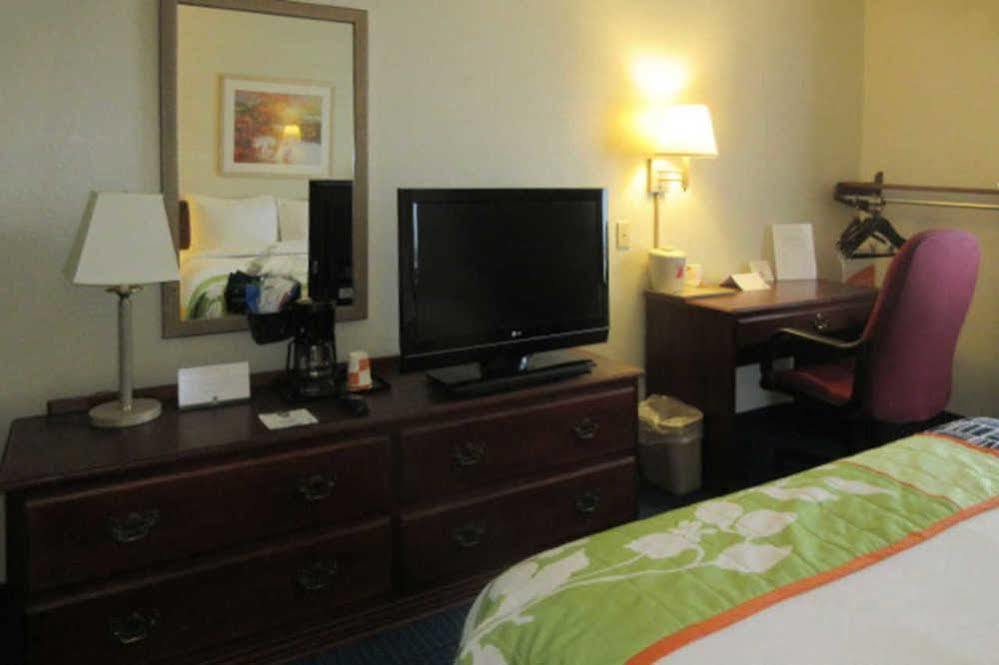 Quality Inn Noblesville-Indianapolis Buitenkant foto